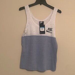 Woman’s Nike M workout T